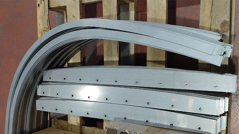 realizzazione-semi-lavorati-lamiera-per-carpenteria-metallica-cancelli-recinzioni